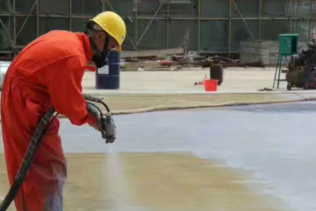 商丘彩色路面喷涂是一种为路面